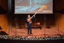 Новые голоса, древние мелодии в Баку (ФОТО)