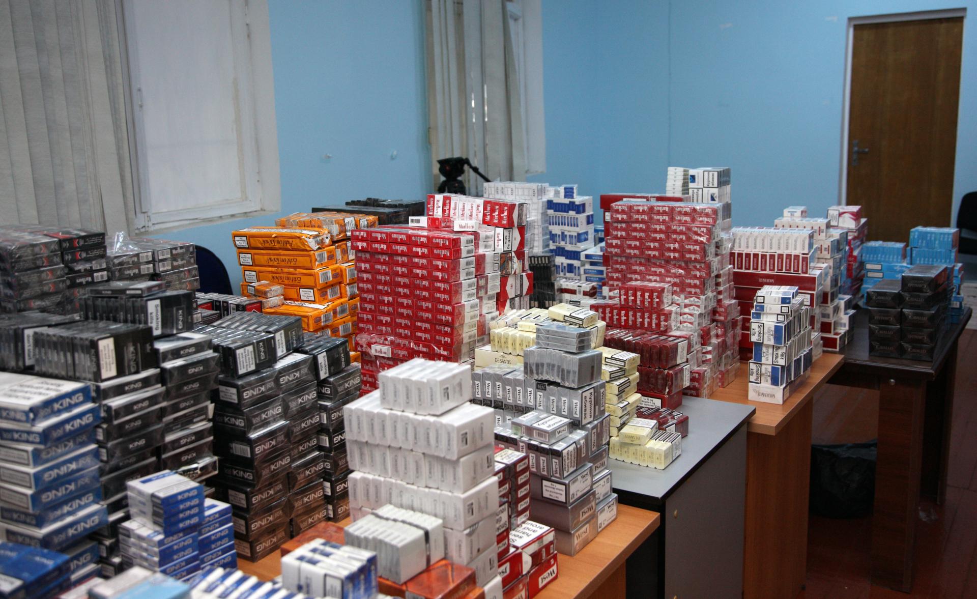 В Азербайджане пресекается продажа товаров без акцизных марок (ФОТО)