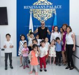 “Renessans Palace” обрадовал маленьких жильцов миром красок (ФОТО)