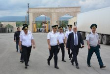 Глава  Госкомтаможни поручил облегчить пересечение азербайджано-российской границы для граждан и транспорта (ФОТО)