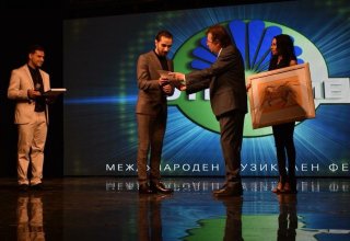 Азербайджанский певец отмечен международным призом Discovery  Болгарии (ФОТО)