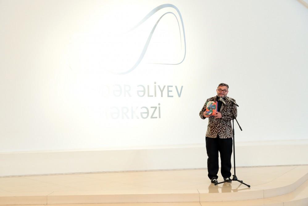 Вице-президент Фонда Гейдара Алиева Лейла Алиева приняла участие в церемонии открытия выставки "Заповедник моды" (ФОТО)