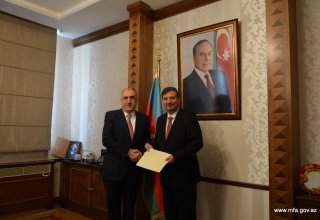 Azerbaijani FM receives newly-appointed Bulgarian envoy