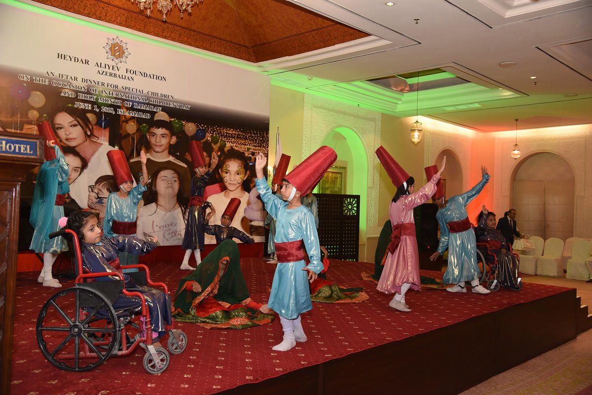 По инициативе Фонда Гейдара Алиева Всемирный день защиты детей был отмечен в Пакистане (ФОТО)