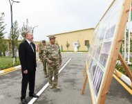 Верховный главнокомандующий ВС Азербайджана Ильхам Алиев ознакомился с условиями, созданными в военном городке (ФОТО)