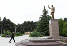 Президент Ильхам Алиев прибыл в город Нафталан (ФОТО)