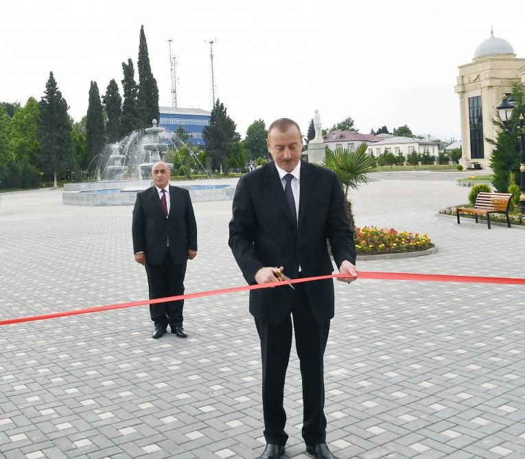 Prezident İlham Əliyev Goranboyda Bayraq Muzeyinin açılışında iştirak edib (FOTO)