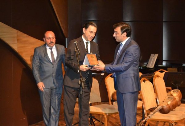 В Баку прошла церемония вручения премии в честь Дня поэтов (ФОТО)