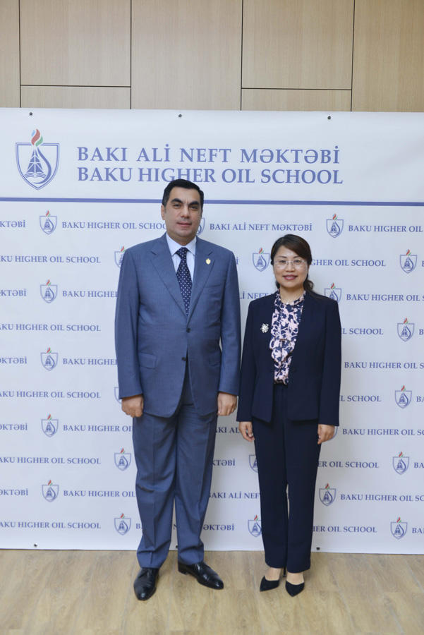 Бакинская Высшая школа нефти будет сотрудничать с Китайским нефтяным университетом (ФОТО)