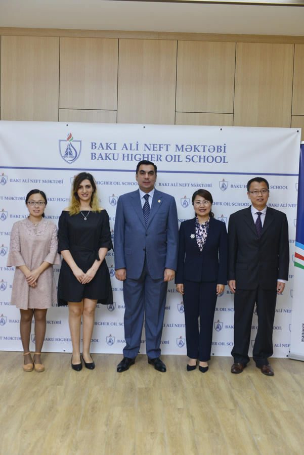 Бакинская Высшая школа нефти будет сотрудничать с Китайским нефтяным университетом (ФОТО)
