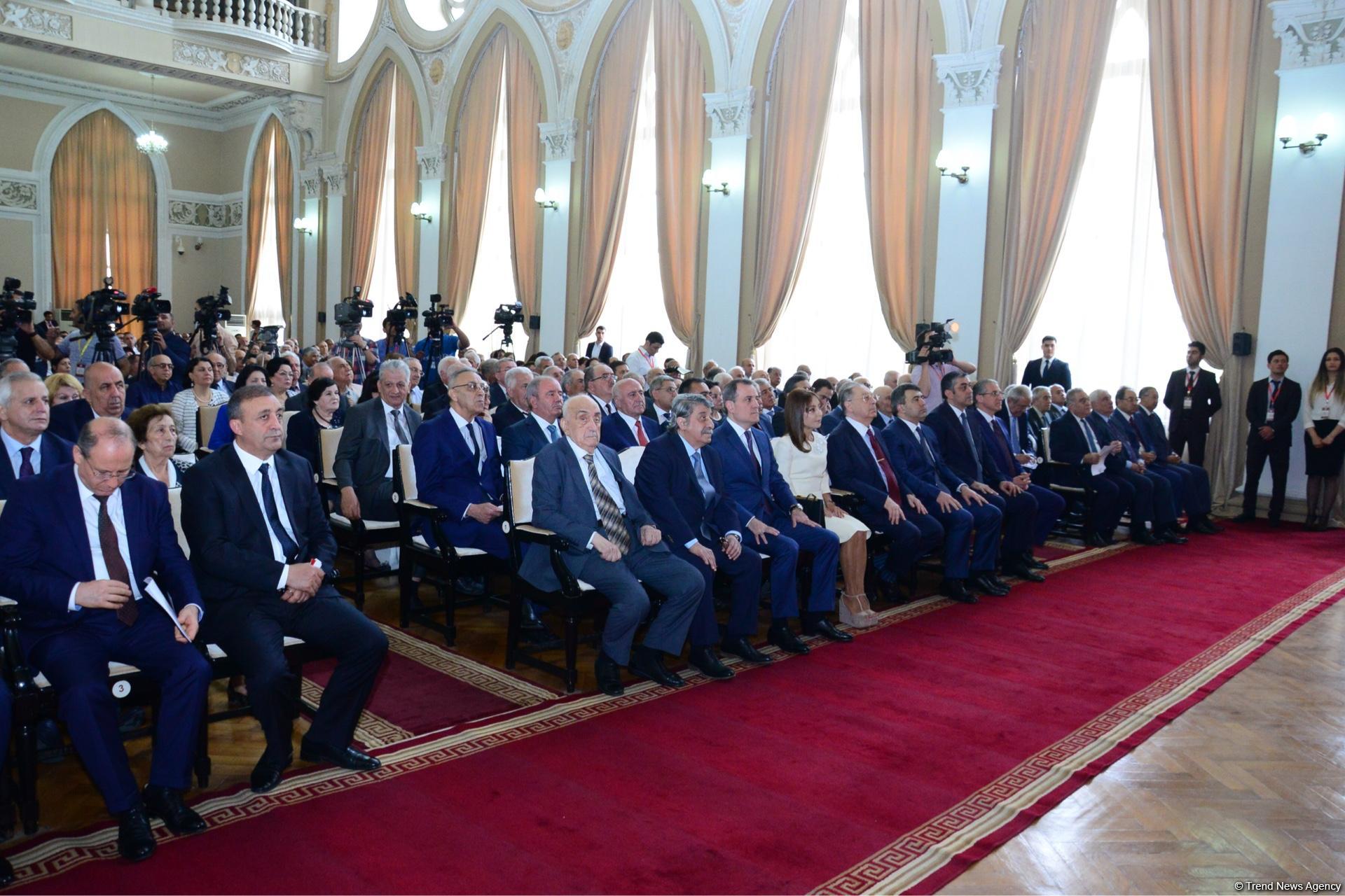 Bu gün AMEA-nın yeni prezidenti və vitse-prezidentləri seçilir (FOTO)