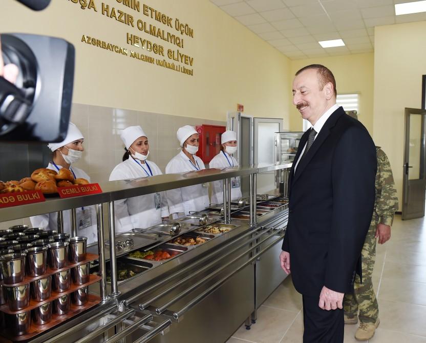 Президент Азербайджана Ильхам Алиев принял участие в открытии N-ской воинской части минобороны (ФОТО)