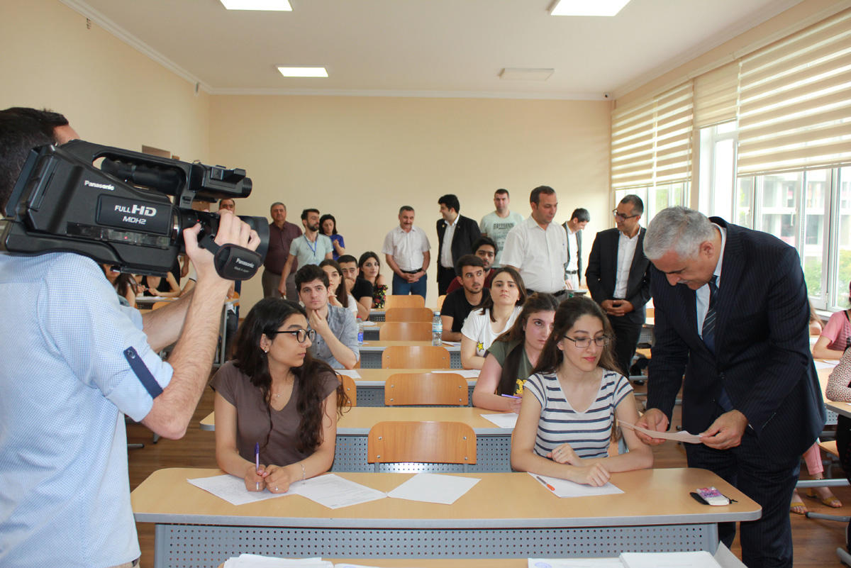Bakı Slavyan Universitetində imtahan sessiyasının monitorinqi aparılıb (FOTO)