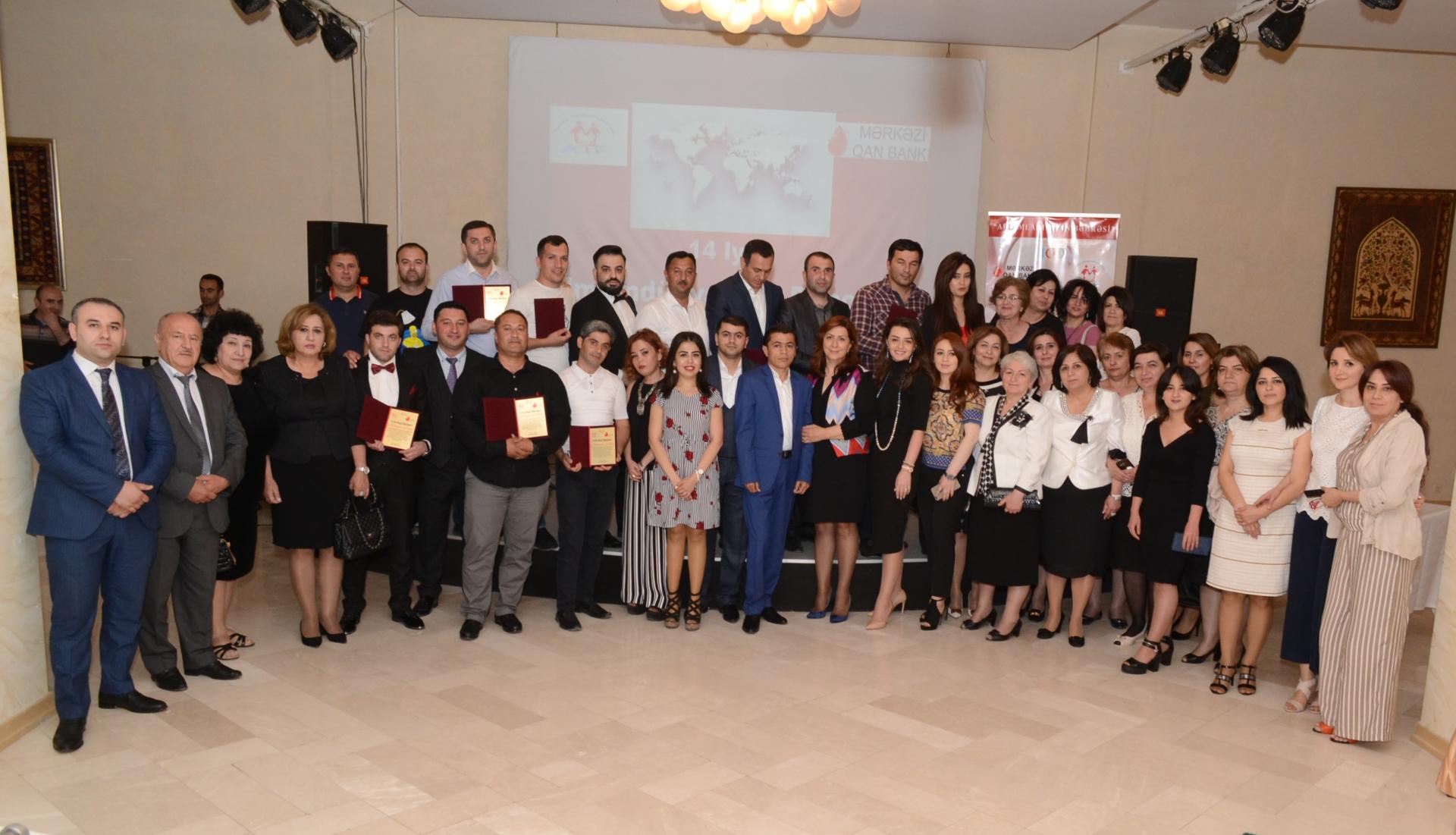 Награждены самые активные доноры регионов Азербайджана (ФОТО)