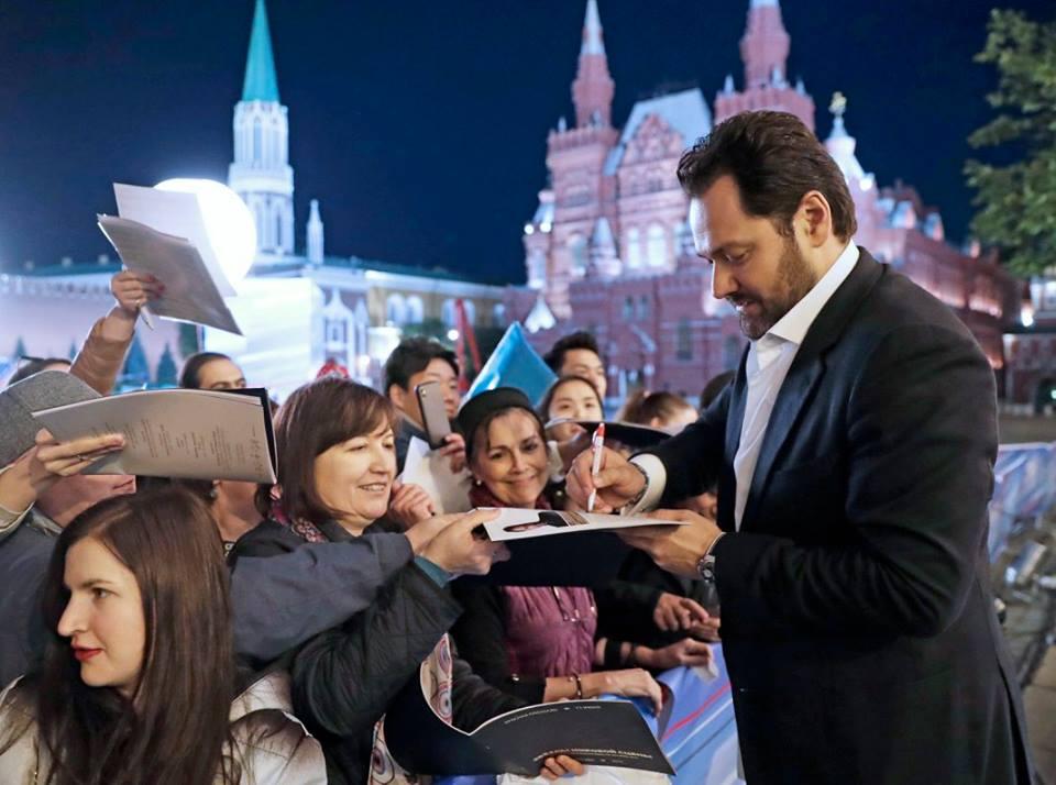 Народный артист Азербайджана выступил на грандиозном гала-вечере в честь открытия ЧМ-2018 (ФОТО)