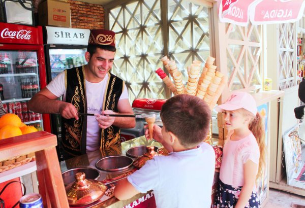 В Баку открылся летний Фестиваль еды – две недели объедения! (ФОТО)