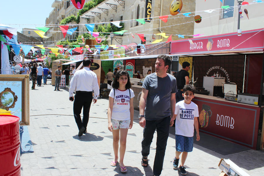 İçəri Şəhərdə Baku Summer Food Fest yemək festivalı başladı (FOTO)