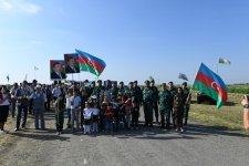 Azerbaijani SBS organizes victory march with two-kilometer state flag (PHOTO) - Gallery Thumbnail