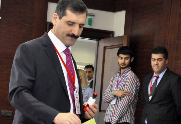 В Азербайджане на выборах президента и парламента Турции проголосуют около 6000 человек - посол