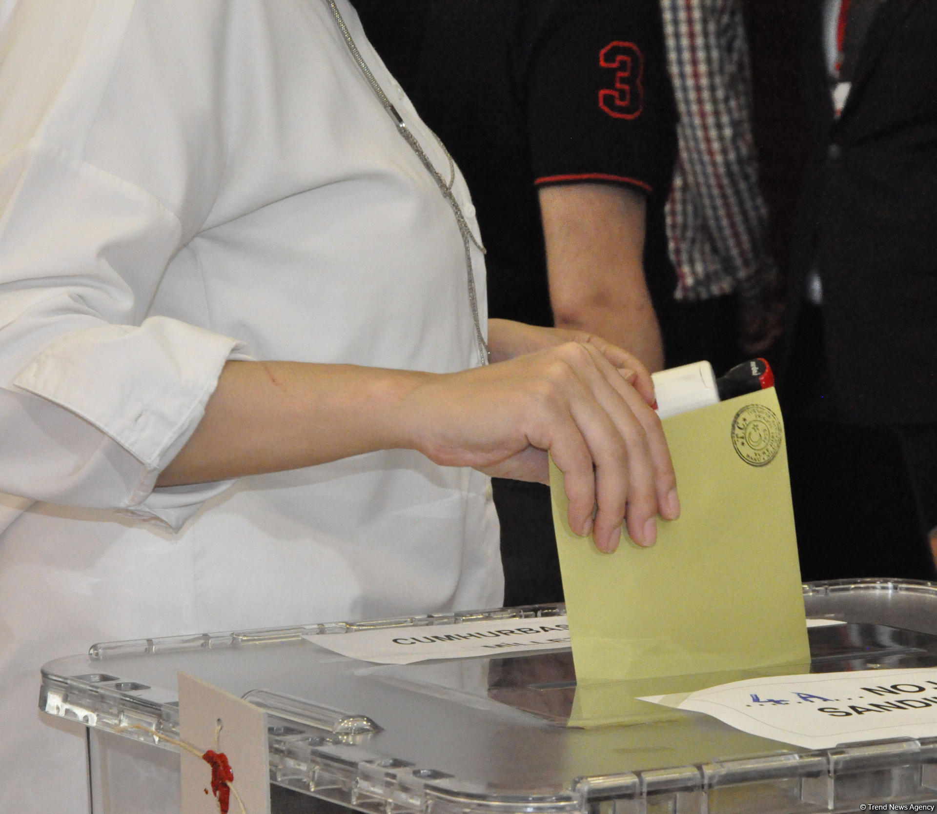 Кандидат от оппозиции пока опережает Бинали Йылдырыма на муниципальных выборах в Стамбуле – СМИ