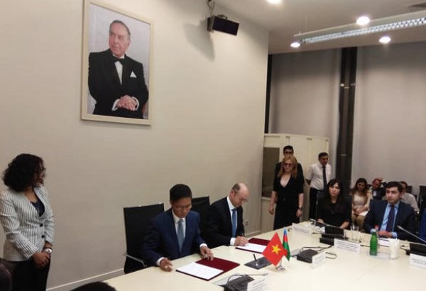Azərbaycan və Vyetnam hökumətlərarası komissiyanın protokolunu imzalayıb