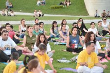 В парке Центра Гейдара Алиева прошла тренировка в честь Международного дня йоги (ФОТО)