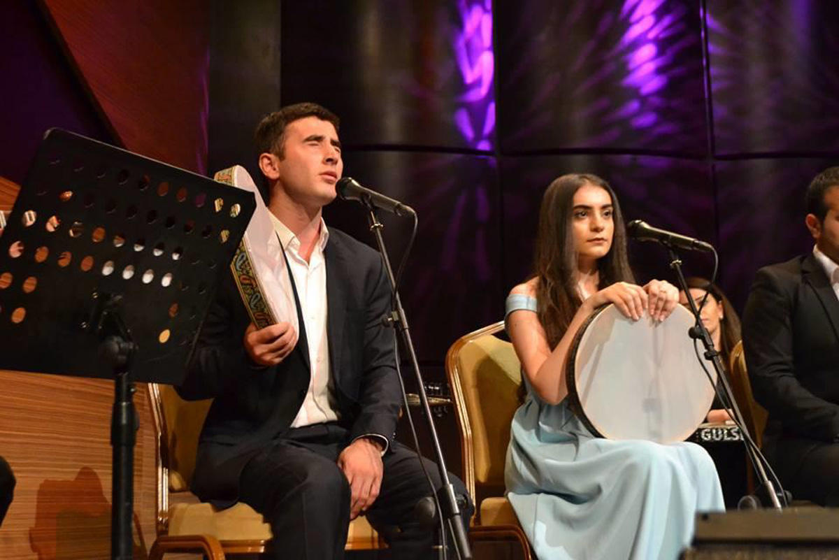 Beynəlxalq Muğam Mərkəzində tələbələrin konserti keçirilib (FOTO)