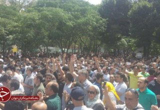 Merchants hold protests in Tehran Bazaar over Iran currency plunge (PHOTO/VIDEO)