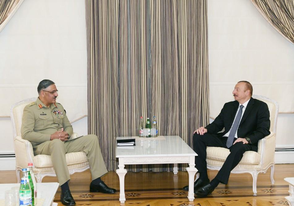 Президент Ильхам Алиев: Азербайджан заинтересован в приобретении военной техники у Пакистана