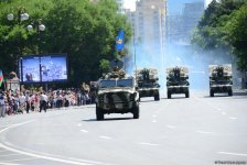 Azerbaycan ordusunun 100. kuruluş yıl dönümü dolayısıyla askeri tören yapılıyor