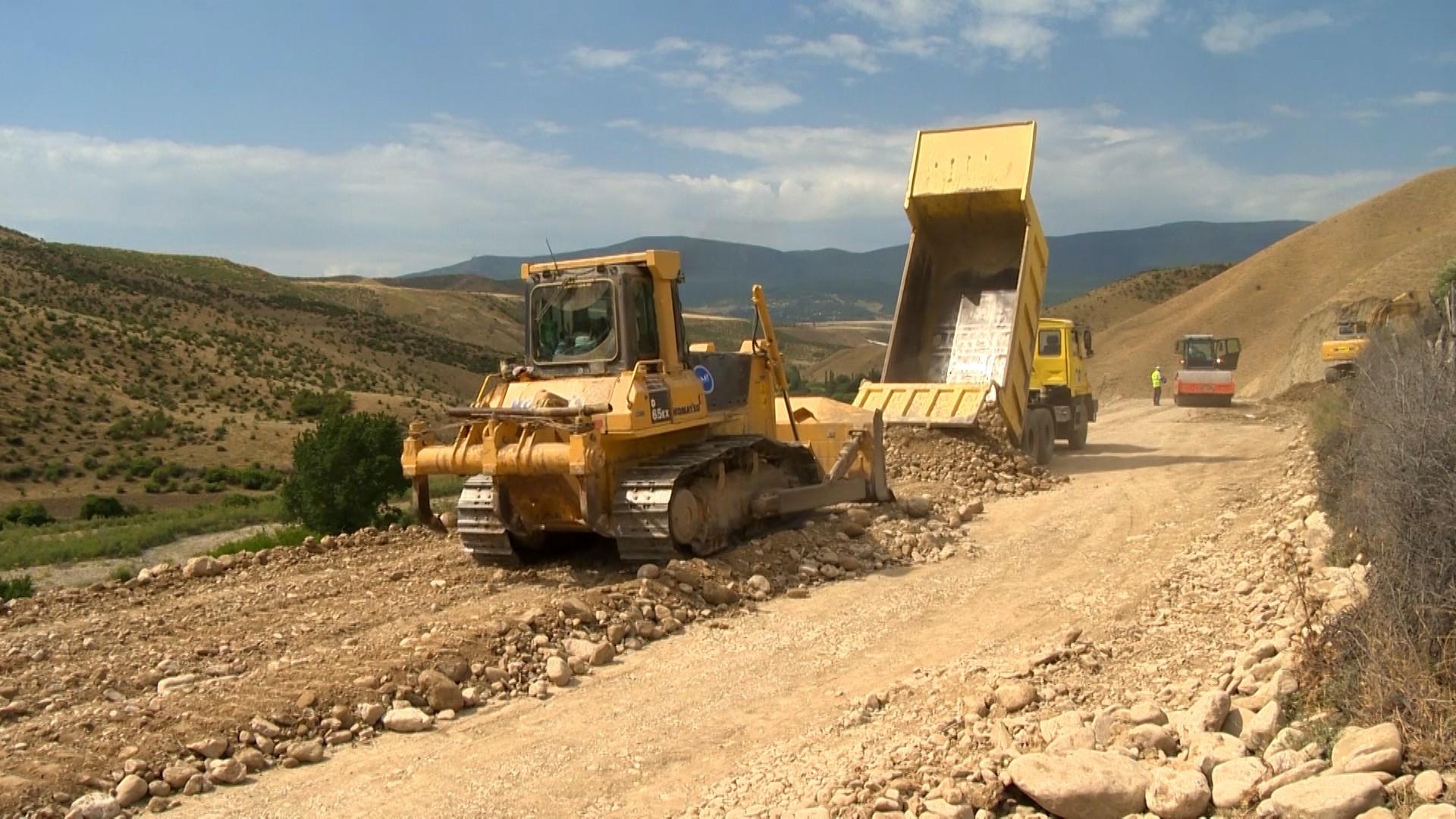 Şabranda 6 min əhalinin istifadə etdiyi yol yenidən qurulur (FOTO/VİDEO)