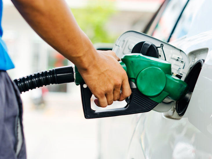 На Узбекской товарной бирже снизились цены на бензин и газ