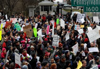 В Вашингтоне задержали более 30 активистов на митинге по изменению климата