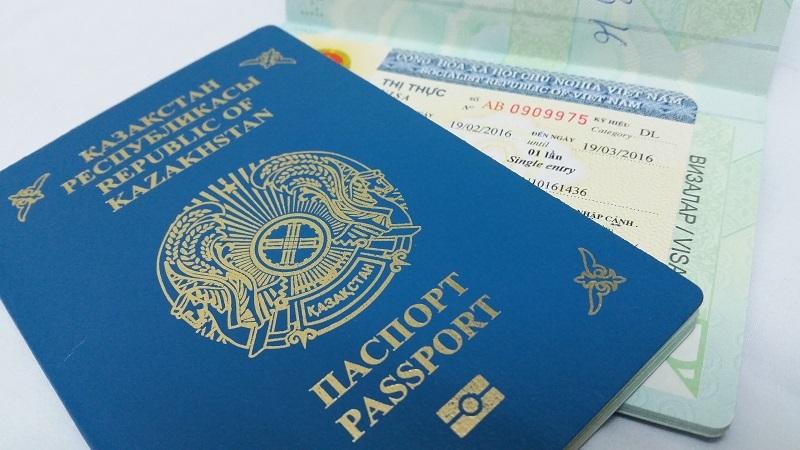 Казахстан продолжает улучшать позиции в Индексе паспортов