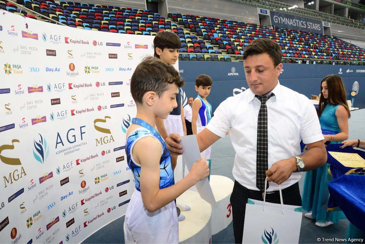 Вручены награды последней группе участников Первенства Азербайджана и Чемпионата Баку по мужской и женской спортивной гимнастике (ФОТО)