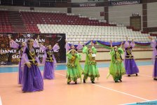 Жаркое лето Баку с освежающими танцами (ФОТО)