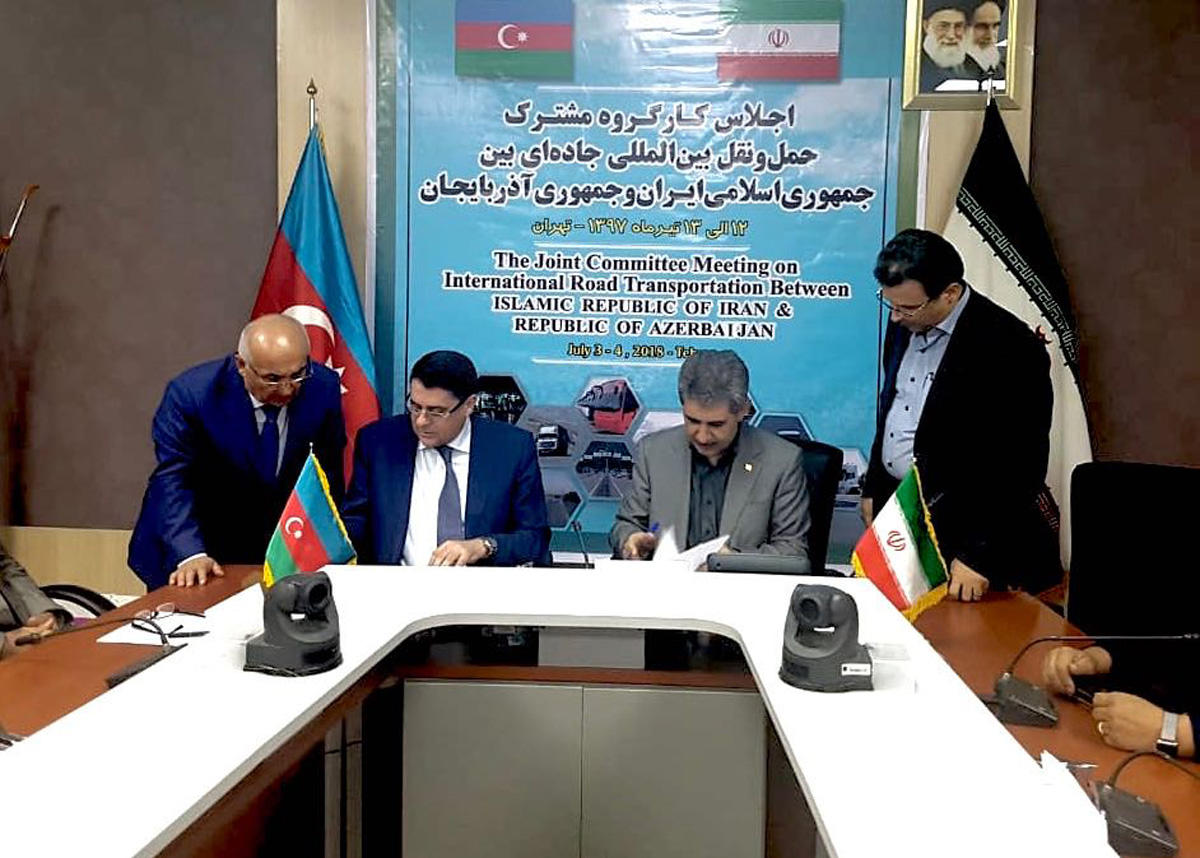 Azerbaijan, Iran sign protocol on international road transport (PHOTO)