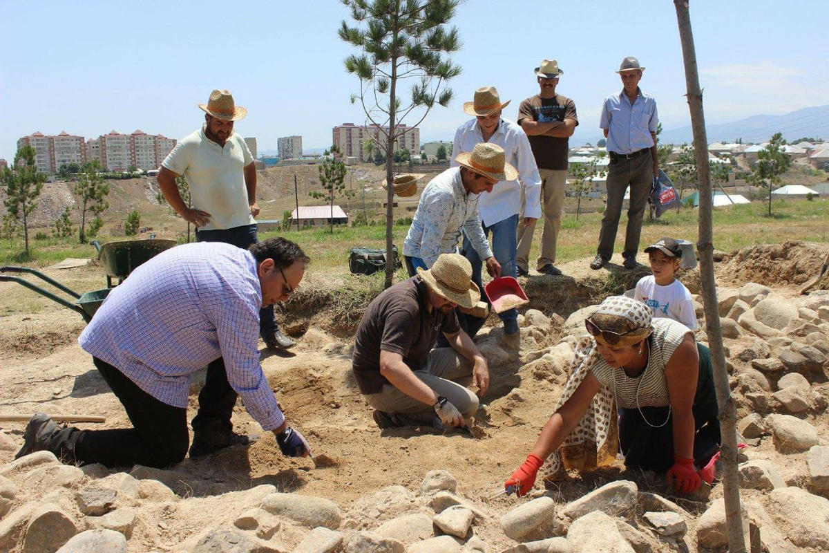 Древние курганы в Гяндже и Геранбое будет изучать международная археологическая экспедиция (ФОТО)