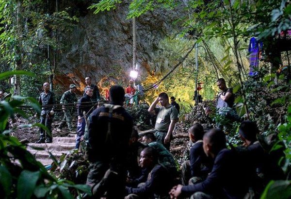В Таиланде начали операцию по спасению детей из пещеры‍