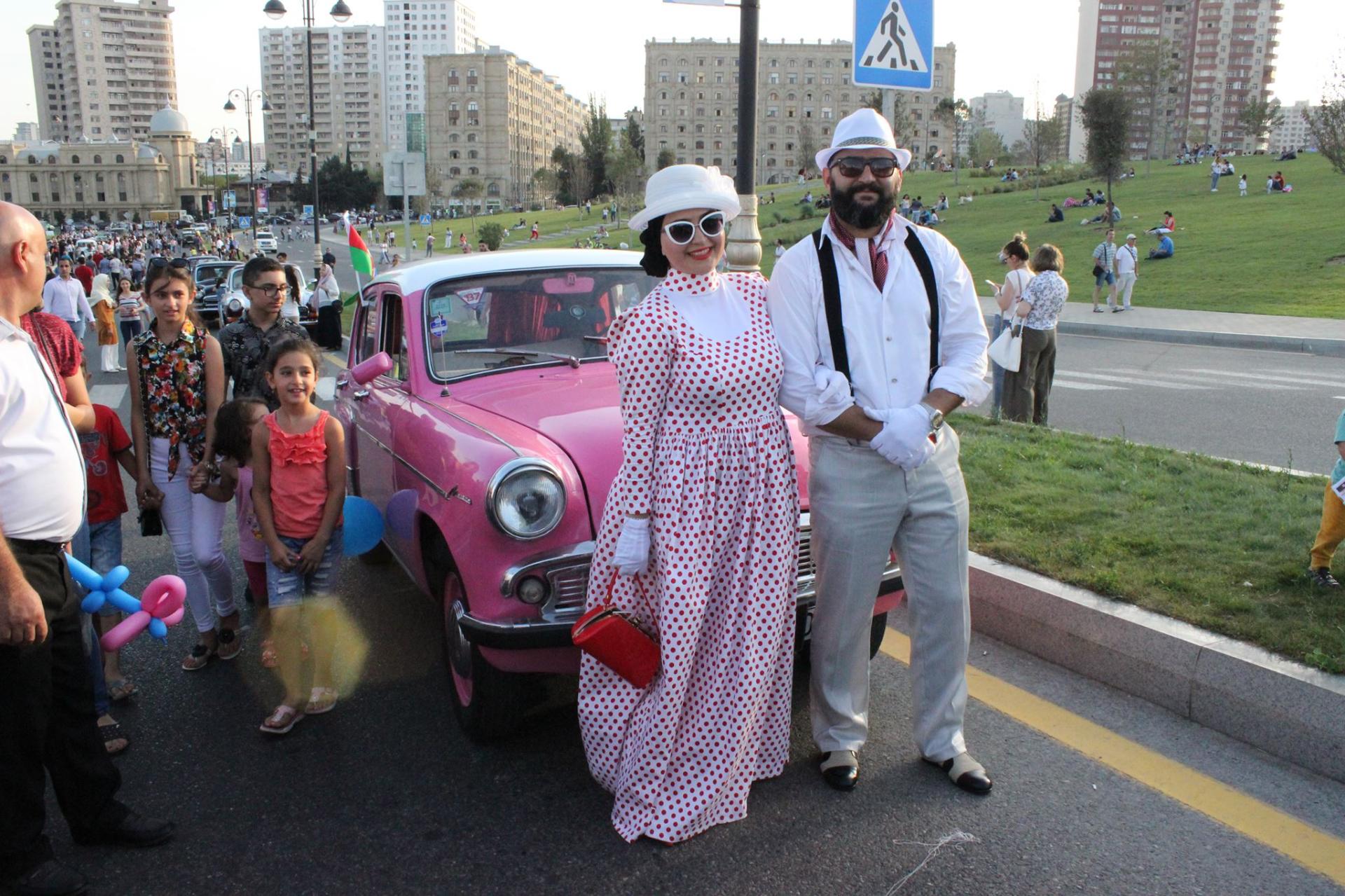 Удивительная семейная чета из Баку – ретро стиль просто завораживает (ФОТО)