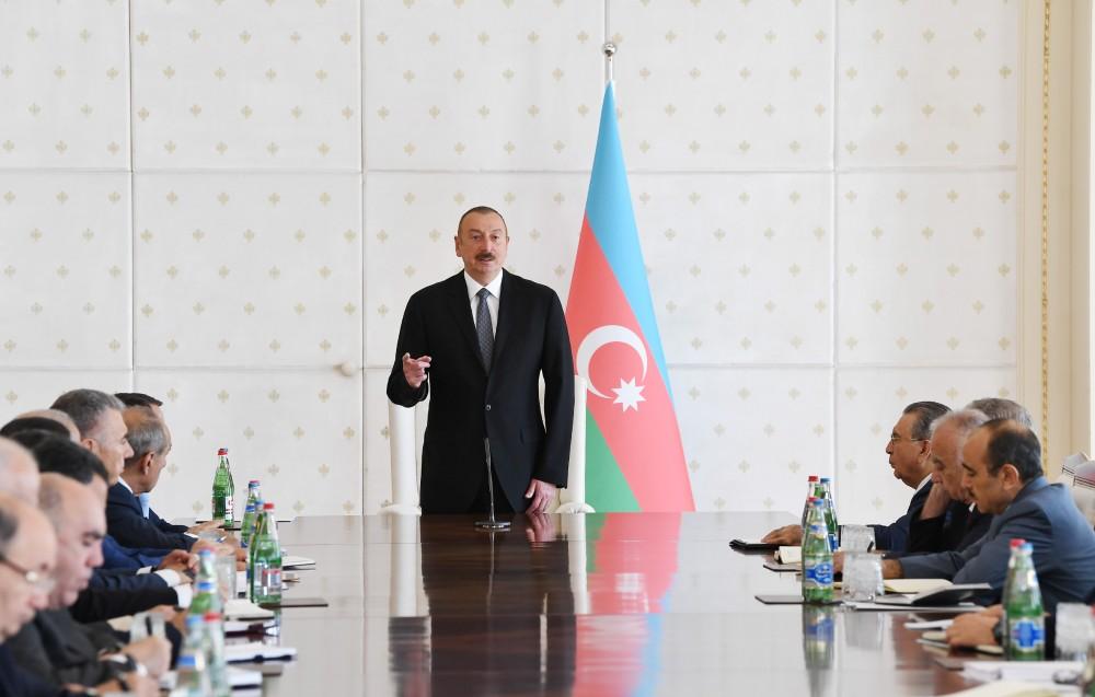 Президент Ильхам Алиев:  Азербайджанская армия продемонстрировала на параде всему миру на что она способна