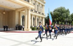 Official welcome ceremony held for Erdogan in Baku (PHOTO)