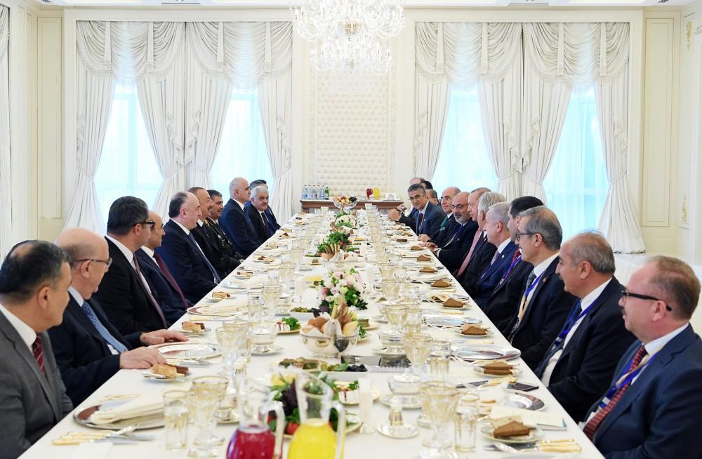 В Баку состоялась встреча президентов Азербайджана и Турции в расширенном составе