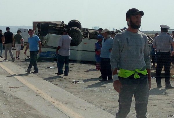 В Баку произошло тяжелое ДТП: есть погибший и раненые (ФОТО)
