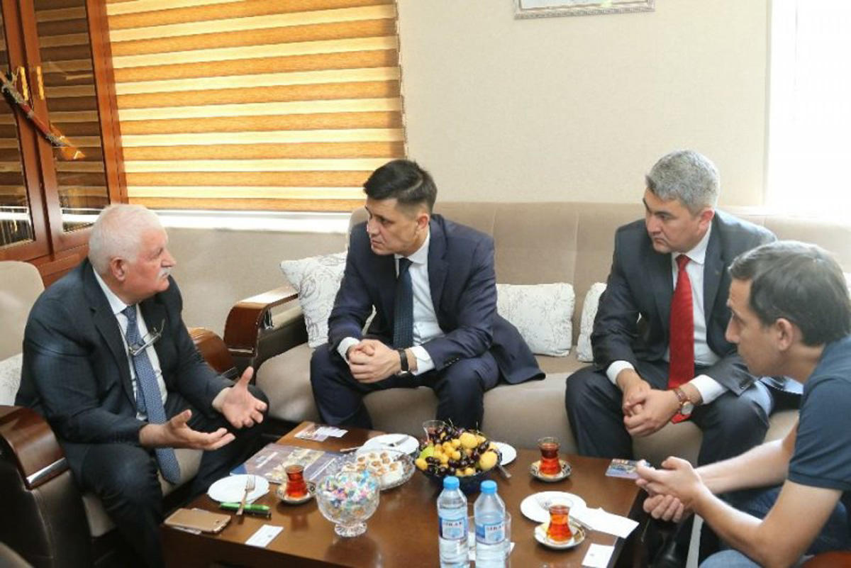 Посол Туркменистана в Азербайджане посетил офис МФЕП (ФОТО)