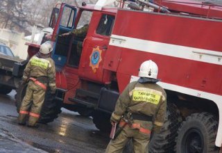 В казахстанском Жанаозене из-за взрыва газа обрушился подъезд двухэтажного дома