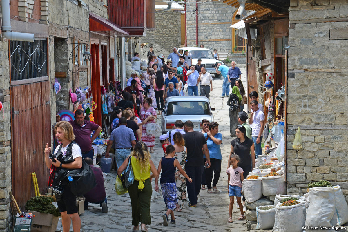 Assosiasiya: Azərbaycana turist axını artmaqda davam edir