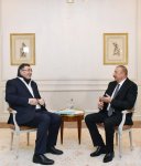 Президент Ильхам Алиев встретился в Париже с главой компании TOTAL (ФОТО)