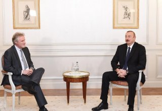 President Ilham Aliyev meets with Chief VP of Thales International (PHOTO)
