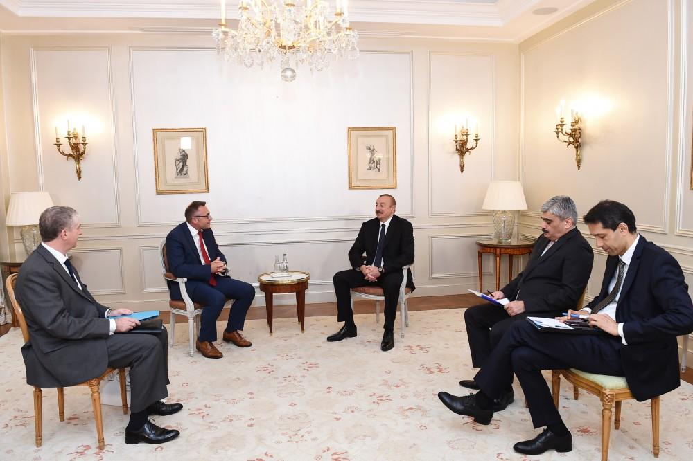 President Aliyev meets Iveco France president in Paris (PHOTO)